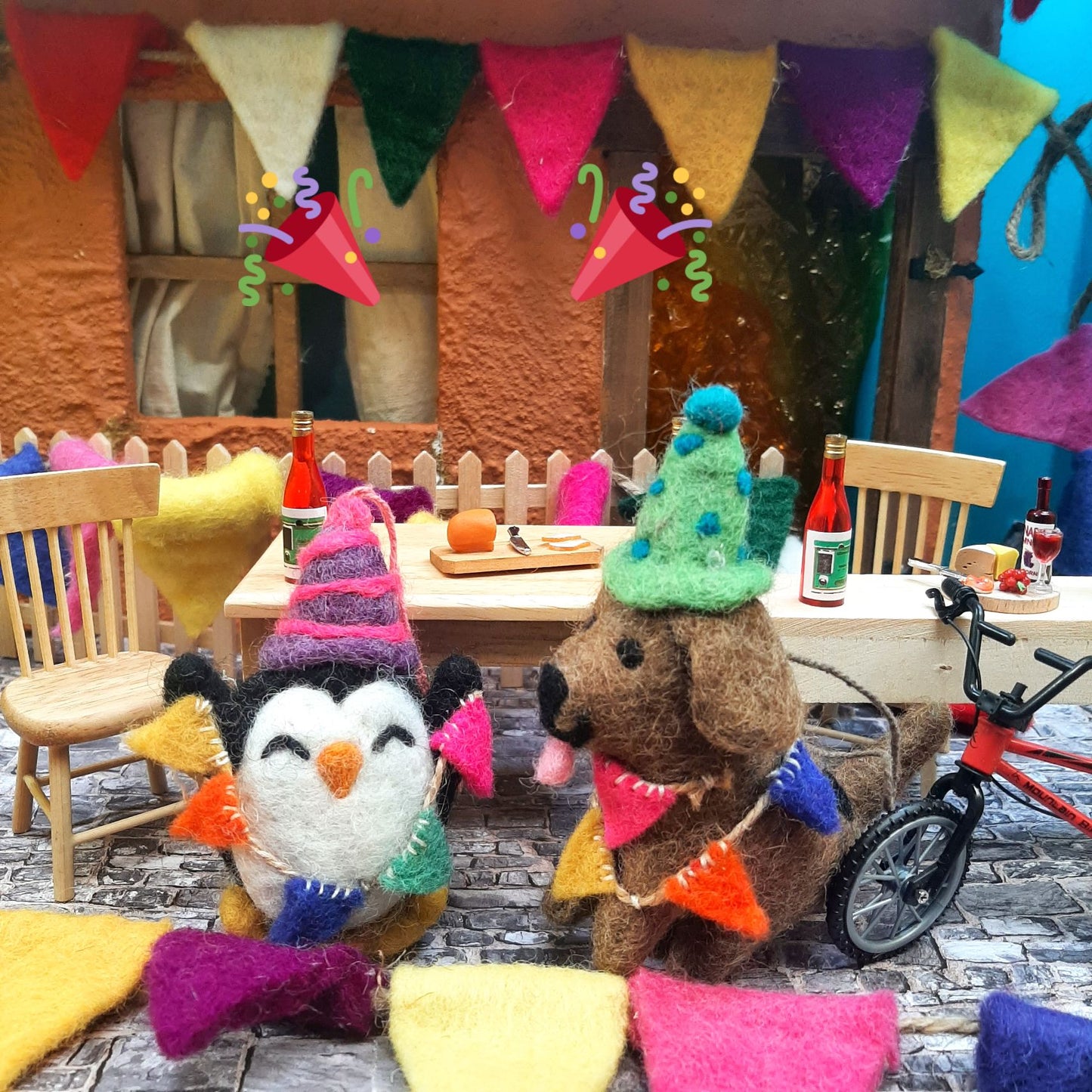 Party Penguin – Felt Character | Decoration & Gift
