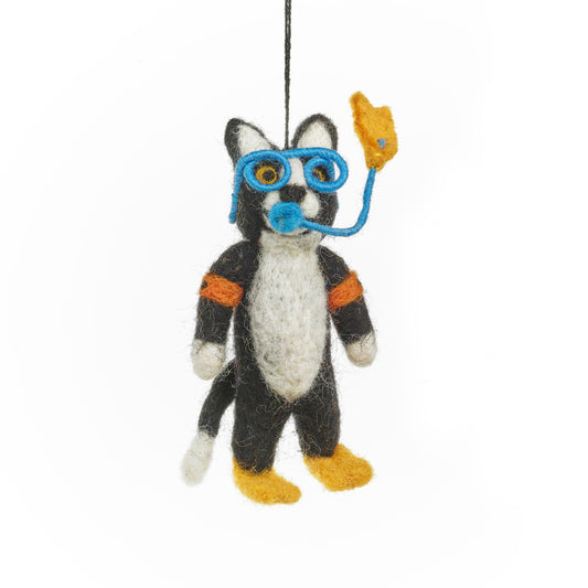 Snorkelling Cat