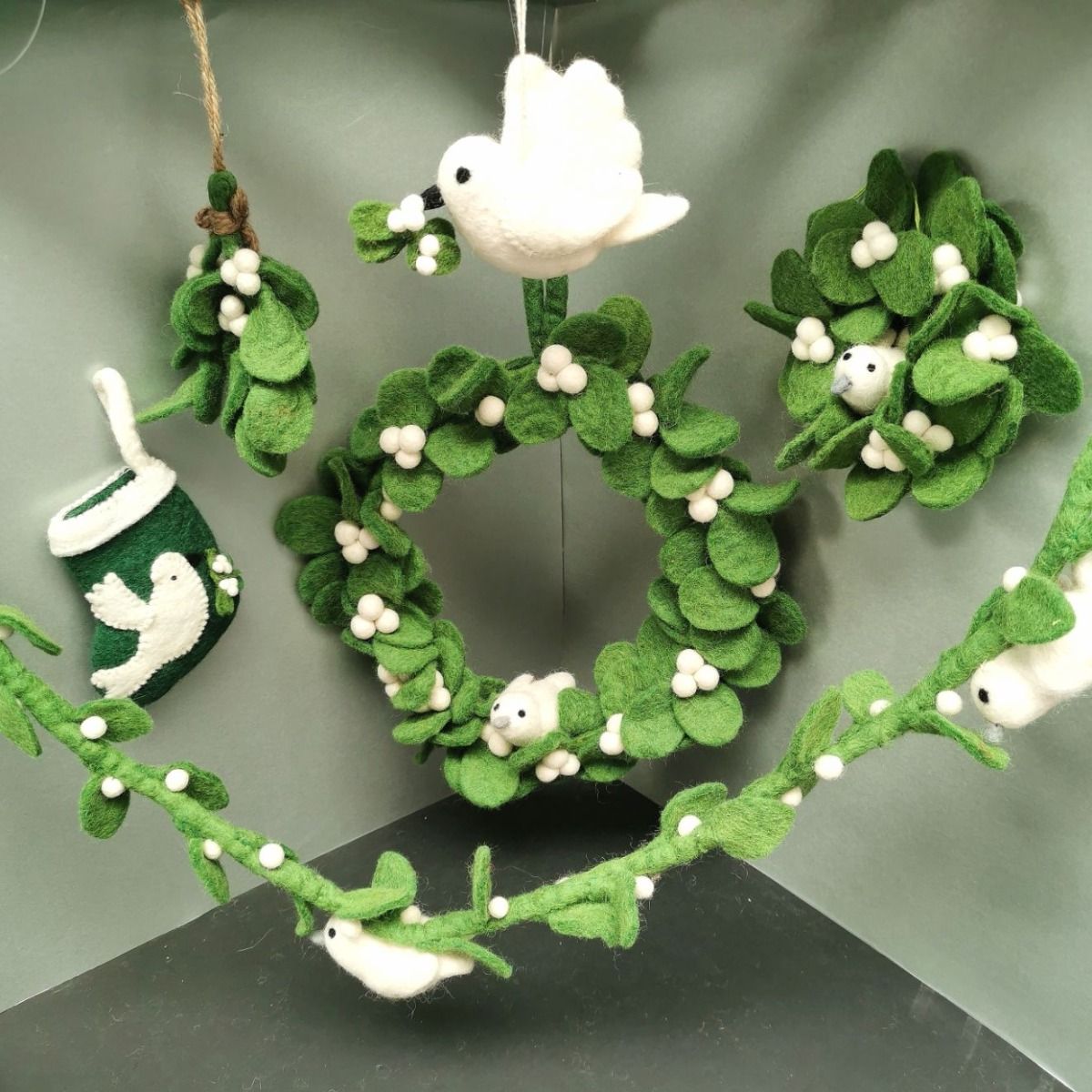 Mistletoe Wreath with Dove – Felt Character | Decoration, Keepsake & Gift